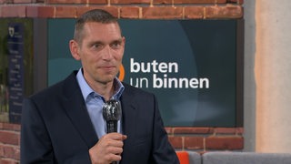 Reporter Hauke Hirsinger im Interview bei buten un binnen.
