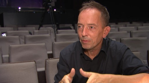Der Musiktheaterregisseur Frank Hilbrich im Interview.