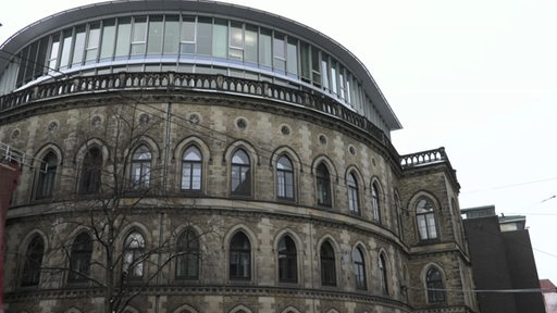 Es ist der Börsenhof in der Bremer Innenstadt von außen zu sehen.