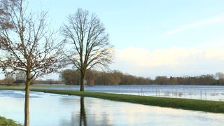 Ein überflutetes Hochwassergebiet an der Wörpe in Bremen Lilienthal.