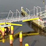 Die Ersatzbrücke über die Hunte bei Elsfleth ist beschädigt