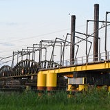 Die beschädigte Eisenbahnbrücke über die Hunte im Landkreis Wesermarsch.