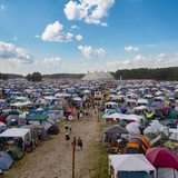 Unzählige Zelte der Festival-Besucher.