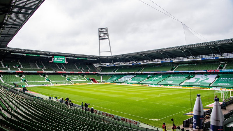 Zu sehen ist das leere Weser-Stadion von innen.