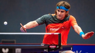 Tischtennis-Profi Cristian Pletea bei einem Bundesliga-Spiel für Grenzau an der Platte.