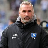 Tim Walter am Spielfeldrand.