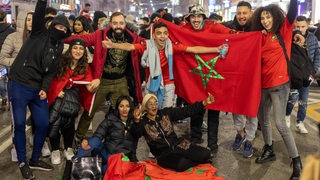Marokko-Fans feiern den Einzug ins WM-Halbfinale.