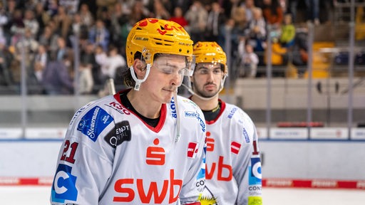 Enttäuschte Pinguins-Spieler nach der Niederlage in München.