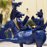 Nachbildung der Bremer Stadtmusikanten als lesende Tiere in der Stadtbibliothek Bremen, gestiftet von Paten der Aktion Bremer Leselust