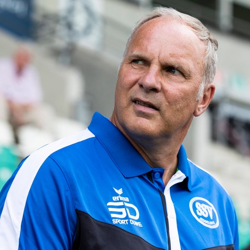 Oliver Reck als Trainer des Regionalligisten Jeddeloh an der Seitenlinie.