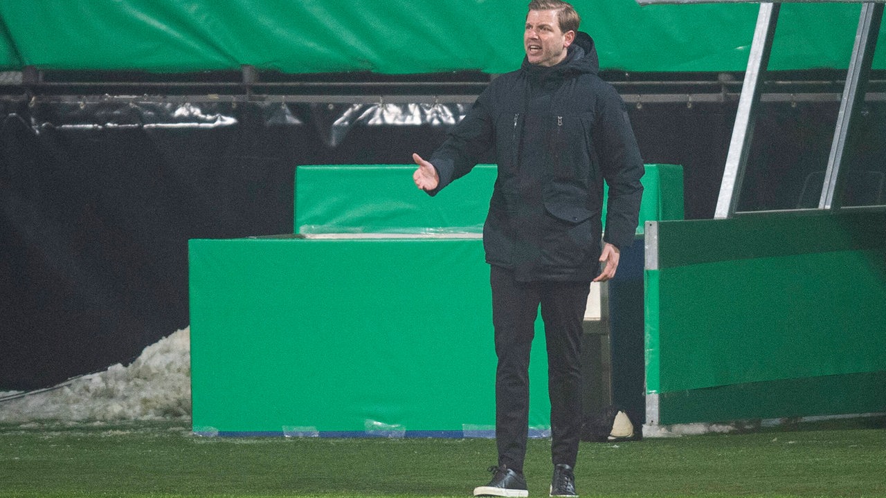 Kohfeldt kurios: Werder-Coach entsorgt während des Spiels ...