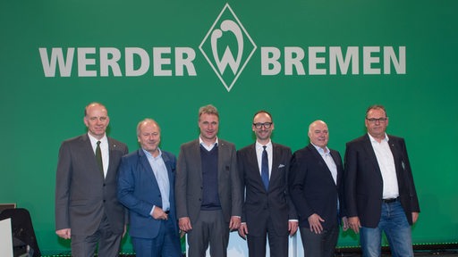 Gruppenbild bei Werders Mitlgliederversammlung des Aufsichtsrats aus Bode, Zech, Krohne, Plaat, Fuchs und Hoetzel.