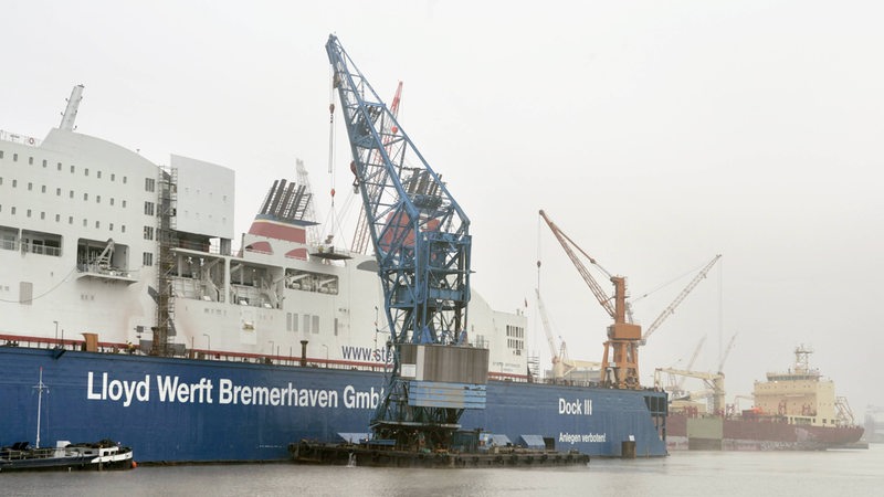 Lloyd-Werft in Bremerhaven bei nebeligem Wetter (Archivbild)