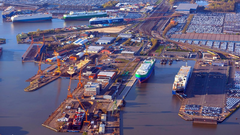 Luftbild der Lloyd-Werft Bremerhaven 