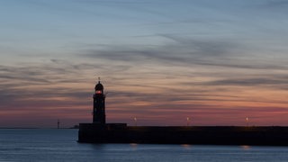 Sonnenuntergang mit Leuchtturm, Bremerhaven