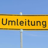 Umleitungsschild für Autos.