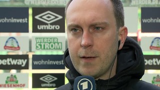 Werder-Trainer Ole Werner im Interview nach dem Spiel