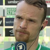 Werder-Spieler Christian Groß beim Interview nach dem Spiel.