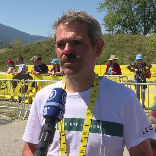 Ralph Denk, Teamchef von Bora-hansgrohe, gibt ein Interview.