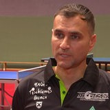 Werders Tischtennis-Coach Cristian Tamas in der Trainingshalle beim Interview.