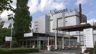 Es ist das Jacobs-Kaffee-Werk in Bremen Hemelingen zu sehen.