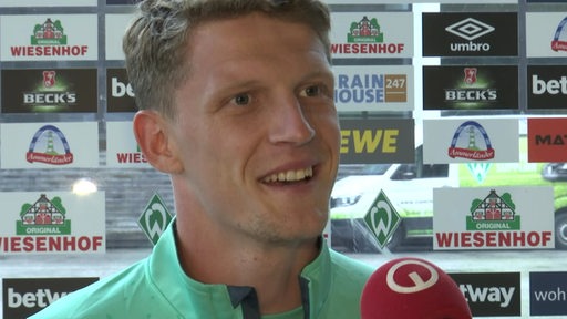 Der Neuzugang von Werder Bremen Jens Stage im Interview. 