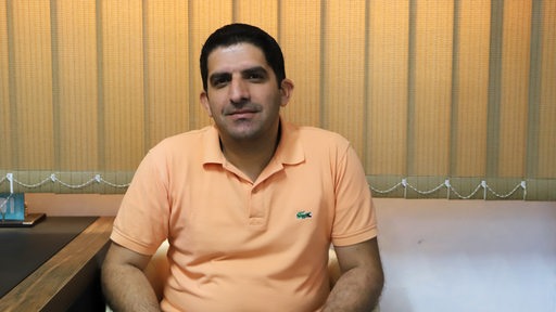 Mohammad al-Bustanji sitzt in der jordanischen Pflegekammer.