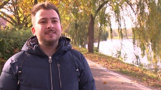 Ein Bremer Jude erzählt im Interview mit buten un binnen, wie sich das Leben in Deutschland seit dem Terroranschlag der Hamas in Israel verändert hat. 