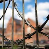 Natodraht an Zaun der Justizvollzugsanstalt Oslebshausen