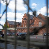 Die JVA Oslebshausen in der Außenansicht.