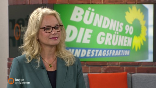 Grüne Bundestagsabgeordnete Kirsten Kappert-Gonther im Studio von buten un binnen