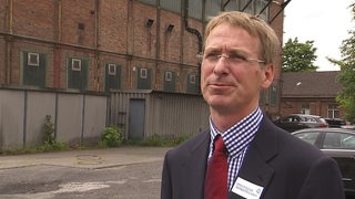 Klaus Meier, Unternehmer und neuer Betreiber des Klimahauses in Bremerhaven, bei einem Interview.