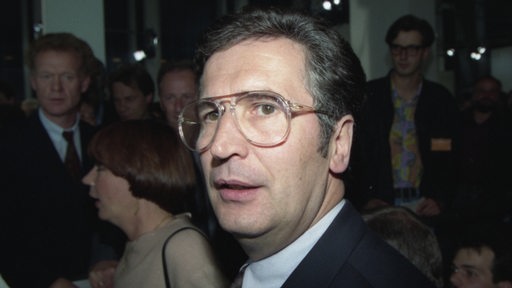 Klaus Wedemeier schaut 1991 in die Kamera