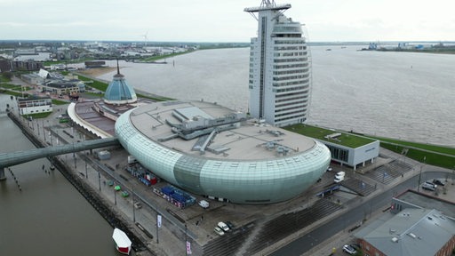 Eine Luftaufnahme des Klimahauses in Bremerhaven.