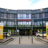 Haupteingang des Klinikums Links der Weser