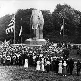Einweihung des Kolonial-Kriegerdenkmals in Bremen 1932: ettow-Vorbeck hält die Gedächtnisrede