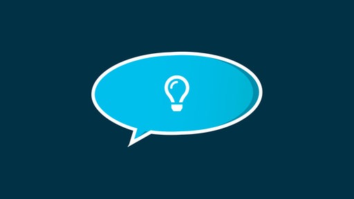 Eine Sprechblase mit einer Glühbirne als Symbol für Ideen