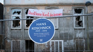 Das Koschnick-Haus ist seit einem Brand im Januar 2000 eine Bauruine. Bremens ehemaliger Bürgermeister lebte hier mit Unterbrechungen zwischen 1934 und 1954 bei seinen Großeltern.
