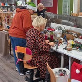 In der Kulturwerkstatt in Bremerhaven werden weihnachtliche Artikel hergestellt.