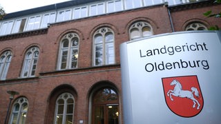 Das Landgericht in Oldenburg von außen fotografiert.