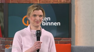 Die Geschäftsführerin - Fr. Lürssen Werft, Lena Stöbele, im Studio von buten un binnen.