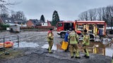 In Lilienthal pumpt die Feuerwehr überschwemmte Gebiete ab.