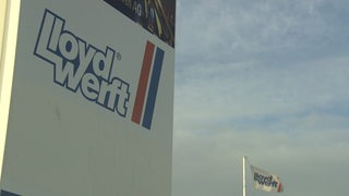 Das Schild der Lloyd-Werft in Bremerhaven