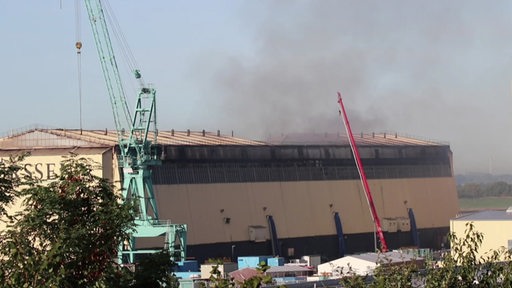 Brennende Lürssen-Werft in Bremen-Nord