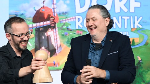 Lukas Zach (l.) und Michael Palm bei der Verleihung des "Spiel des Jahres"