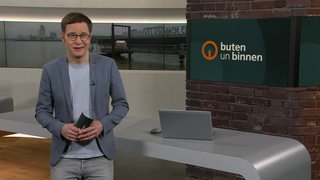Moderator Felix Krömer im buten un binnen Studio. 