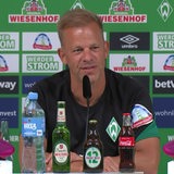 Der Trainer vom SV Werder Bremen Markus Anfang in der Pressekonferenz. 