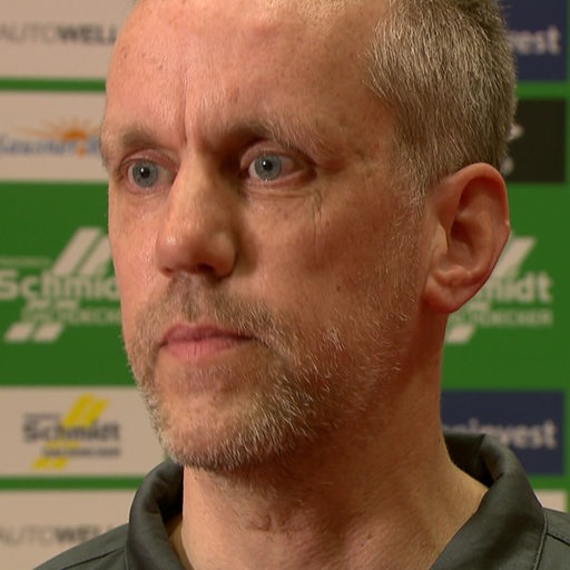 Martin Lange, Handball-Abteilungsleiter bei Werder, gibt ein Interview.