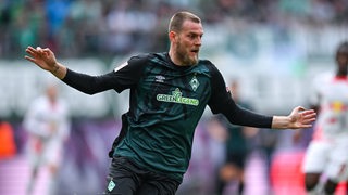 Werder-Stürmer Marvin Ducksch jubelt.