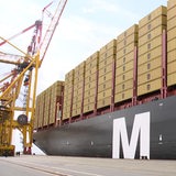 Das Containerschiff MSC Michel Cappellini im Hafen von Bremerhaven. 